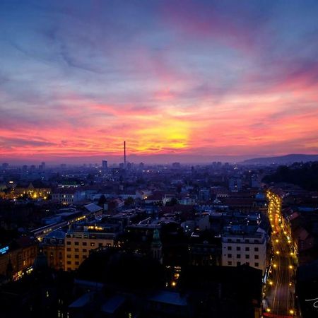 Angela Main Street Luxury Oasis & Free Parking Apartment Zagreb Luaran gambar